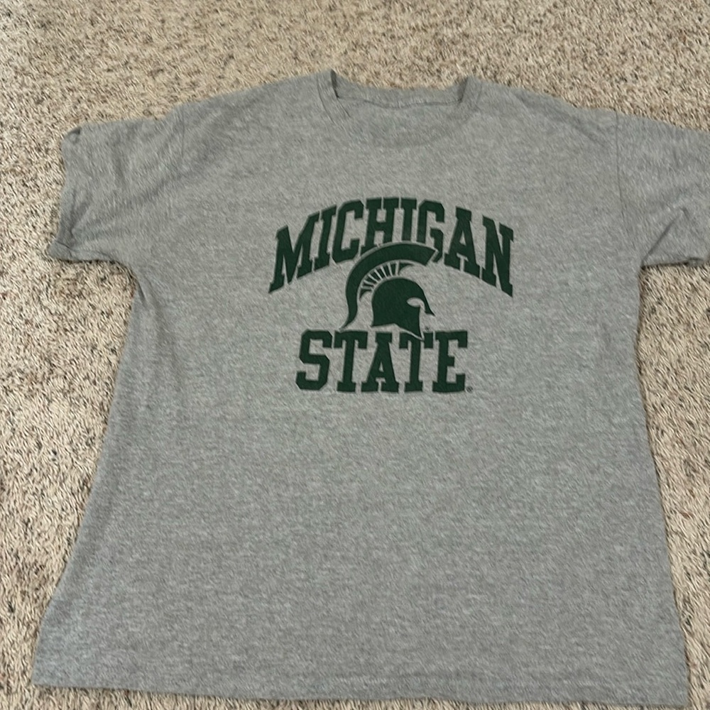 Men’s large. T shirt like new